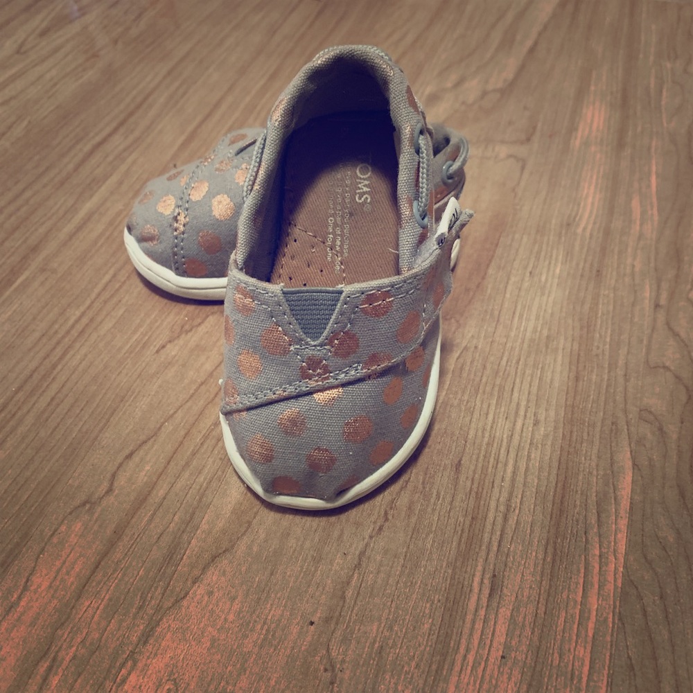 Toddler Tom girl shoes sz 4